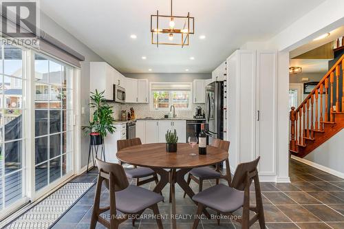 3247 Steeplechase Drive, Burlington, ON - Indoor Photo Showing Dining Room