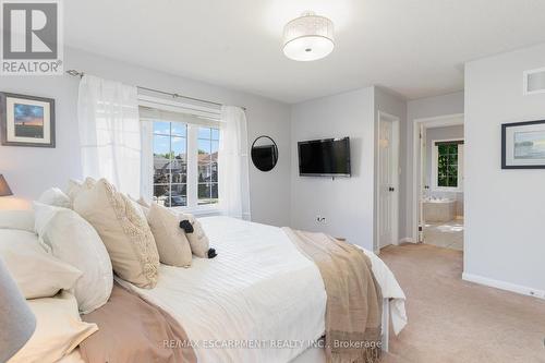 3247 Steeplechase Drive, Burlington, ON - Indoor Photo Showing Bedroom