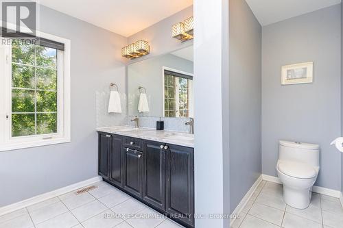 3247 Steeplechase Drive, Burlington, ON - Indoor Photo Showing Bathroom