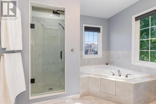 3247 Steeplechase Drive, Burlington, ON - Indoor Photo Showing Bathroom