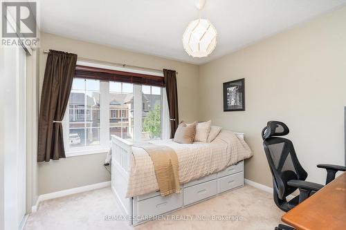 3247 Steeplechase Drive, Burlington, ON - Indoor Photo Showing Bedroom