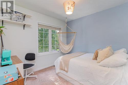 3247 Steeplechase Drive, Burlington, ON - Indoor Photo Showing Bedroom