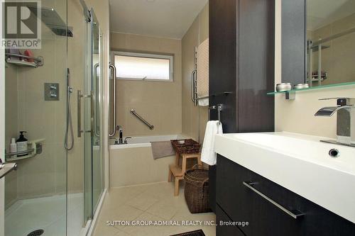 43 Merrygale Crescent, Toronto, ON - Indoor Photo Showing Bathroom