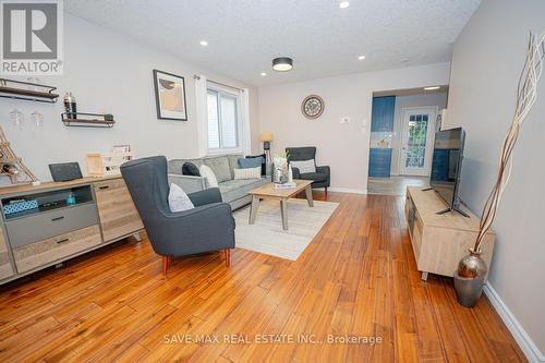 365 Greenbrier Road, Cambridge, ON - Indoor Photo Showing Living Room