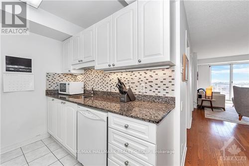 Ph06 - 429 Somerset Street W, Ottawa, ON - Indoor Photo Showing Kitchen