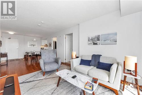 429 Somerset Street W Unit#Ph06, Ottawa, ON - Indoor Photo Showing Living Room