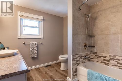 70 Northland Drive, Chatham, ON - Indoor Photo Showing Bathroom