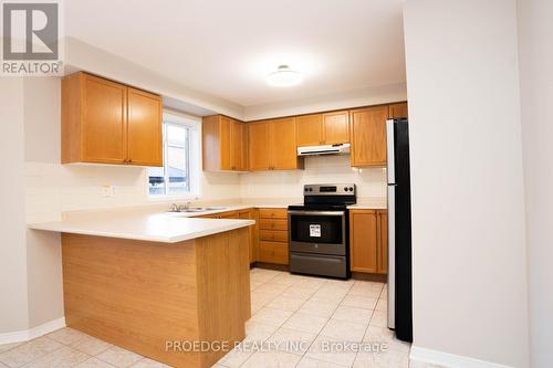 51 Oakmeadow Drive, Brampton, ON - Indoor Photo Showing Kitchen