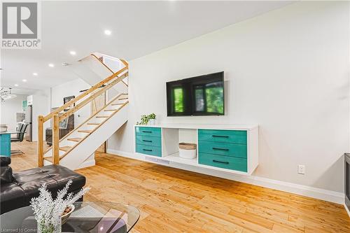 829 Forest Glen Avenue, Burlington, ON - Indoor Photo Showing Other Room