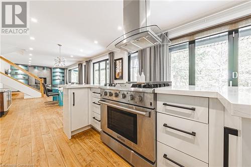 829 Forest Glen Avenue, Burlington, ON - Indoor Photo Showing Kitchen With Upgraded Kitchen