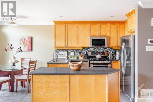 429 Sparkman Avenue, Ottawa, ON - Indoor Photo Showing Kitchen