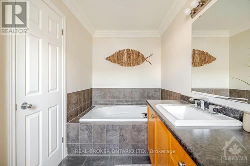 429 Sparkman Avenue, Ottawa, ON - Indoor Photo Showing Bathroom