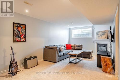 429 Sparkman Avenue, Ottawa, ON - Indoor With Fireplace