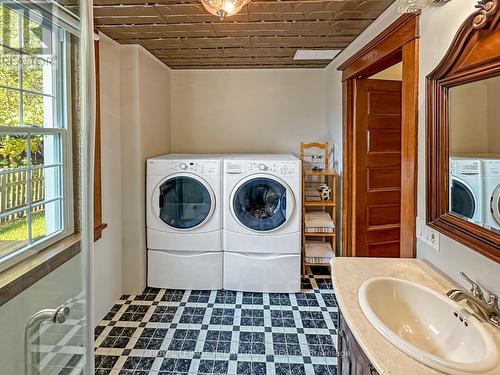 44 Mcgowan Street, Tweed, ON - Indoor Photo Showing Laundry Room