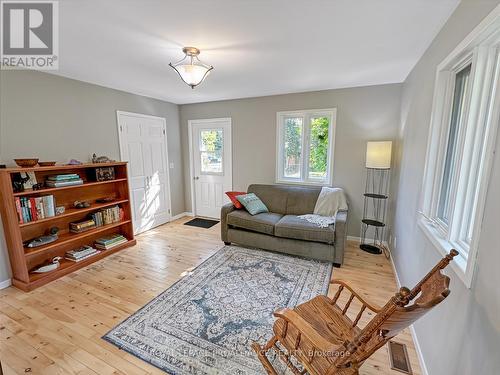 44 Mcgowan Street, Tweed, ON - Indoor Photo Showing Living Room