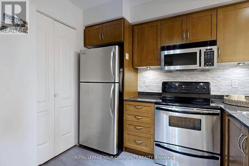 111 - 28 William Carson Crescent, Toronto, ON - Indoor Photo Showing Kitchen