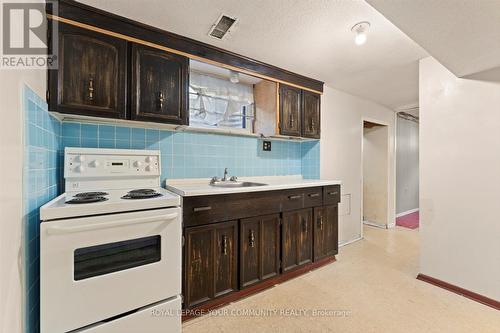 34 Alhart Drive, Toronto, ON - Indoor Photo Showing Kitchen