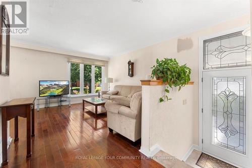 34 Alhart Drive, Toronto, ON - Indoor Photo Showing Living Room