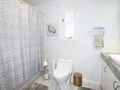 Bathroom - 306 Av. Mailloux, La Pocatière, QC - Indoor Photo Showing Bathroom