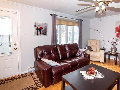 Living room - 306 Av. Mailloux, La Pocatière, QC - Indoor Photo Showing Living Room