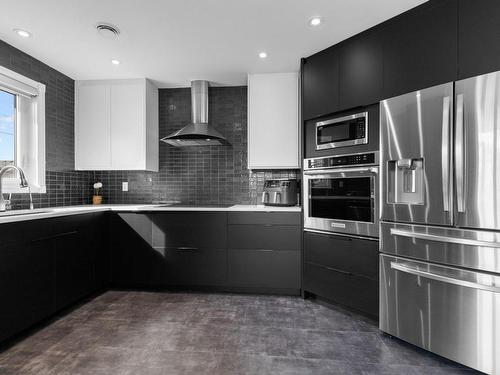 Kitchen - 4893 Rue Joseph-Payette, Longueuil (Saint-Hubert), QC - Indoor Photo Showing Kitchen With Upgraded Kitchen