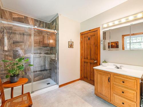 Bathroom - 61 Ch. De Foster, Lac-Brome, QC - Indoor Photo Showing Laundry Room