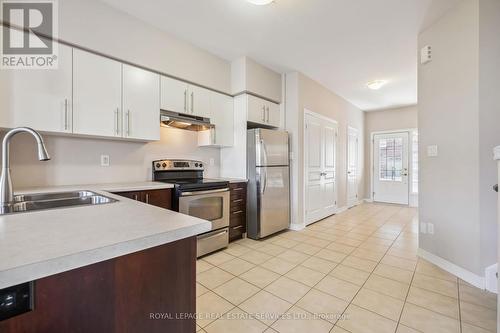 44 - 515 Winston Road, Grimsby, ON - Indoor Photo Showing Kitchen With Double Sink