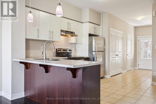 44 - 515 Winston Road, Grimsby, ON - Indoor Photo Showing Kitchen With Double Sink