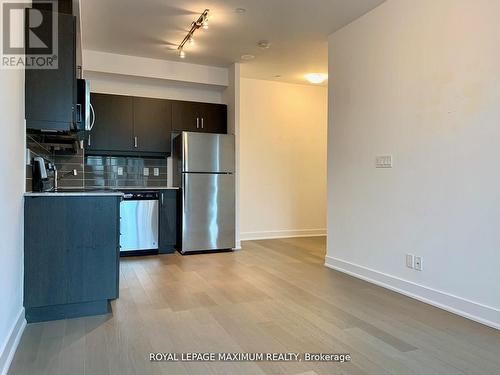 502 - 1486 Bathurst Street, Toronto, ON - Indoor Photo Showing Kitchen