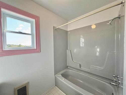 34 Laverendrye Crescent, Marathon, ON - Indoor Photo Showing Bathroom