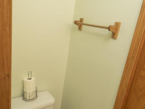 5566 Mapleward Road, Thunder Bay, ON - Indoor Photo Showing Bathroom