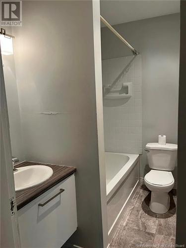 204-206 Bonaccord Street, Moncton, NB - Indoor Photo Showing Bathroom