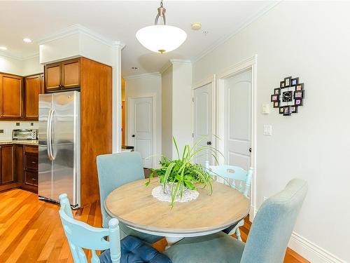 201-755 Goldstream Ave, Langford, BC - Indoor Photo Showing Dining Room