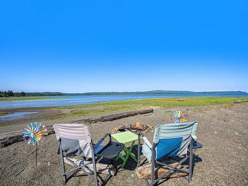 505 Arbutus Bay Rd, Fanny Bay, BC 