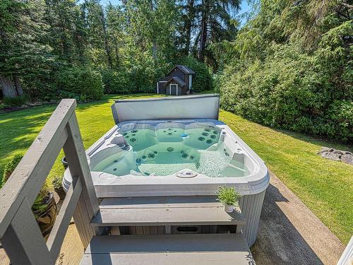 505 Arbutus Bay Rd, Fanny Bay, BC 