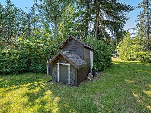 505 Arbutus Bay Rd, Fanny Bay, BC 