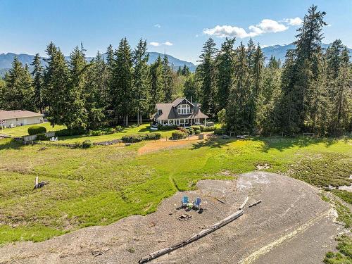 505 Arbutus Bay Rd, Fanny Bay, BC 