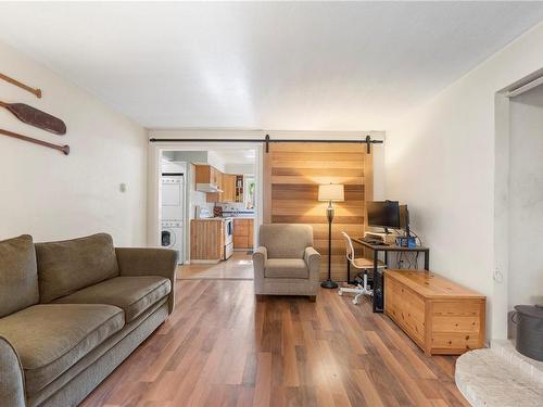 1485 Bay St, Victoria, BC - Indoor Photo Showing Living Room