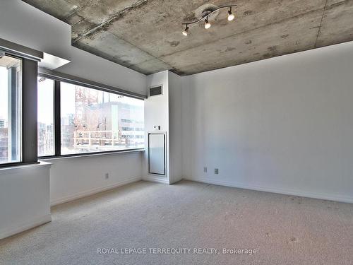 708-22 Wellesley St E, Toronto, ON - Indoor Photo Showing Other Room