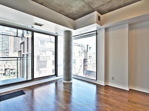 708-22 Wellesley St E, Toronto, ON - Indoor Photo Showing Other Room