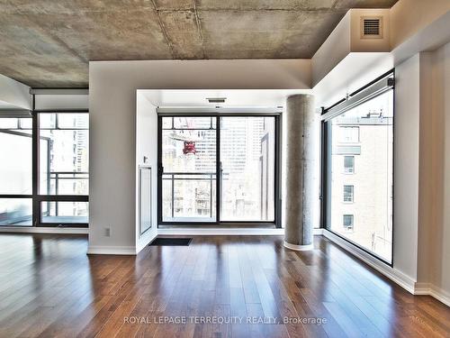 708-22 Wellesley St E, Toronto, ON - Indoor Photo Showing Other Room