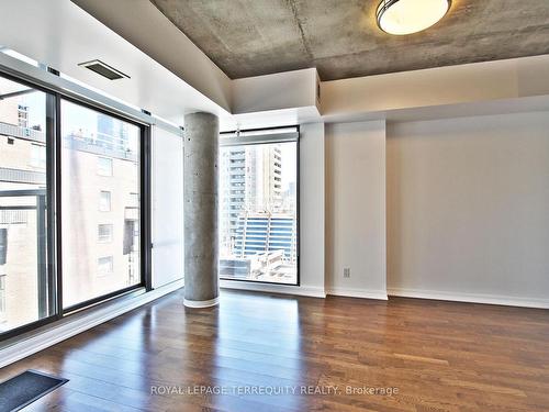 708-22 Wellesley St E, Toronto, ON - Indoor Photo Showing Other Room