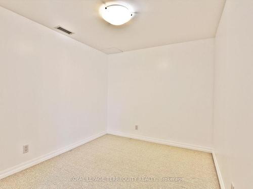 708-22 Wellesley St E, Toronto, ON - Indoor Photo Showing Other Room