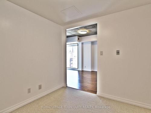 708-22 Wellesley St E, Toronto, ON - Indoor Photo Showing Other Room