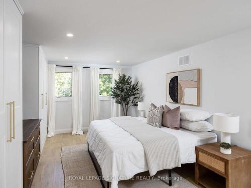 1178 Montrose Abbey Dr, Oakville, ON - Indoor Photo Showing Bedroom