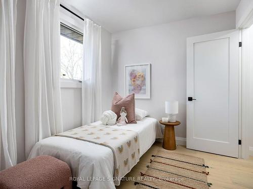 1178 Montrose Abbey Dr, Oakville, ON - Indoor Photo Showing Bedroom