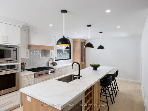 1178 Montrose Abbey Dr, Oakville, ON - Indoor Photo Showing Kitchen With Upgraded Kitchen