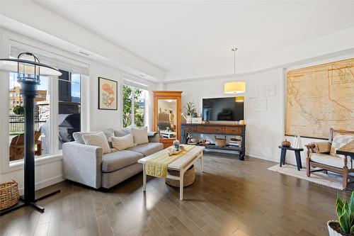 107-3645 Carrington Road, West Kelowna, BC - Indoor Photo Showing Living Room