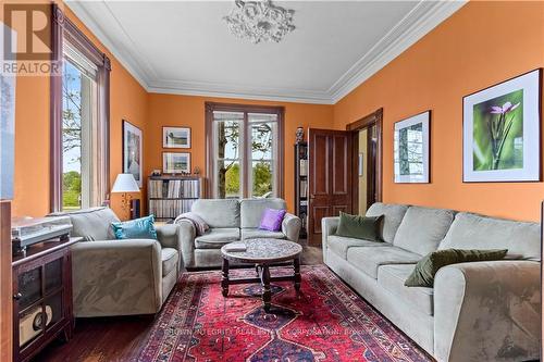 71 High Street, Carleton Place, ON - Indoor Photo Showing Living Room