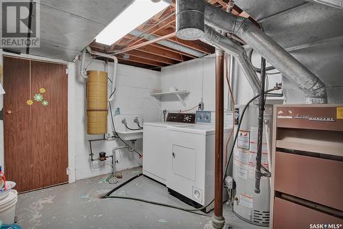 1212 C Avenue N, Saskatoon, SK - Indoor Photo Showing Laundry Room